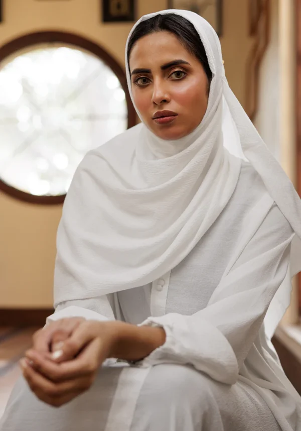 white-color-abaya